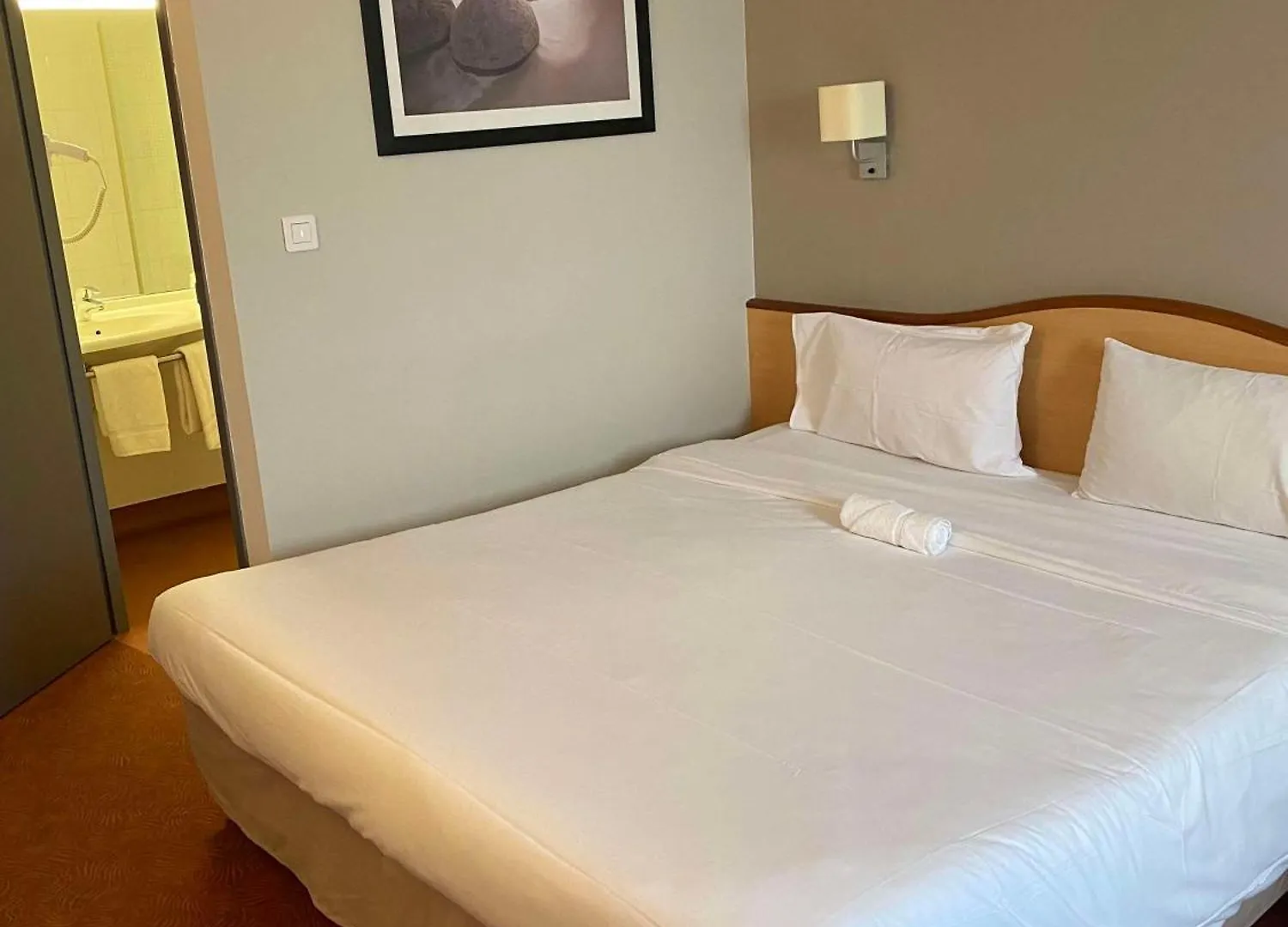 Brit Hotel Confort Montauban 3*,