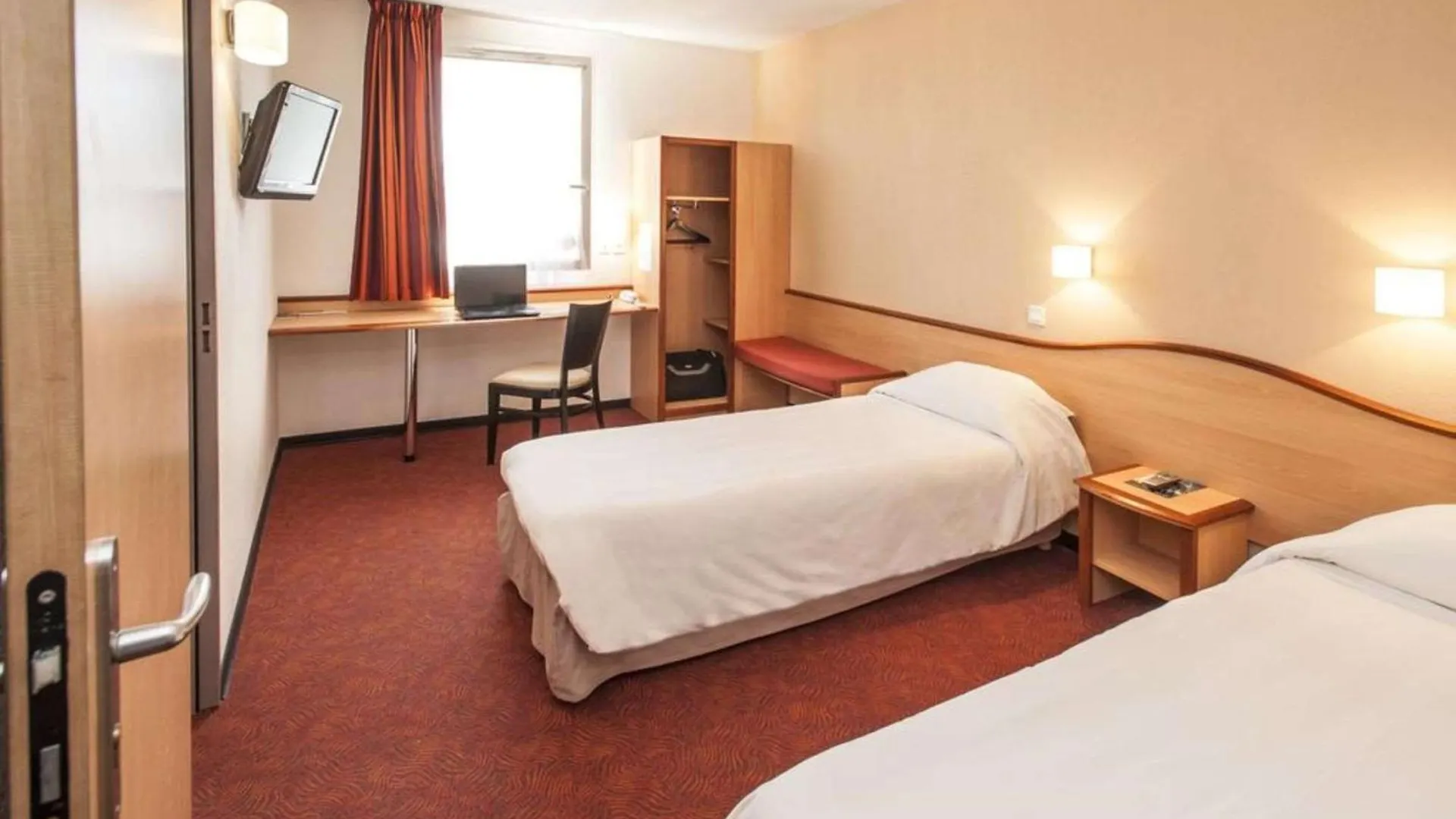 Brit Hotel Confort Montauban