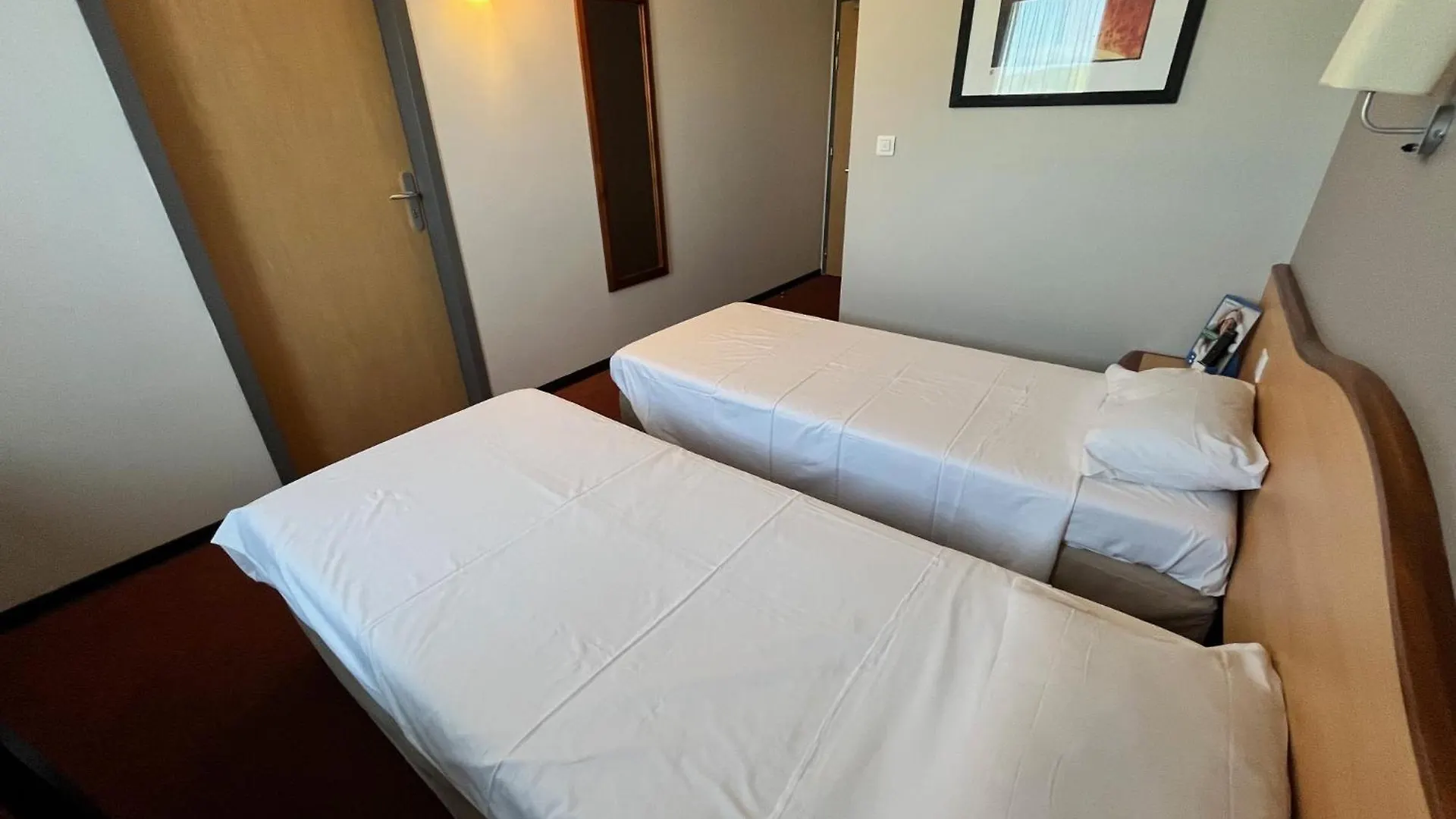 Brit Hotel Confort Montauban France