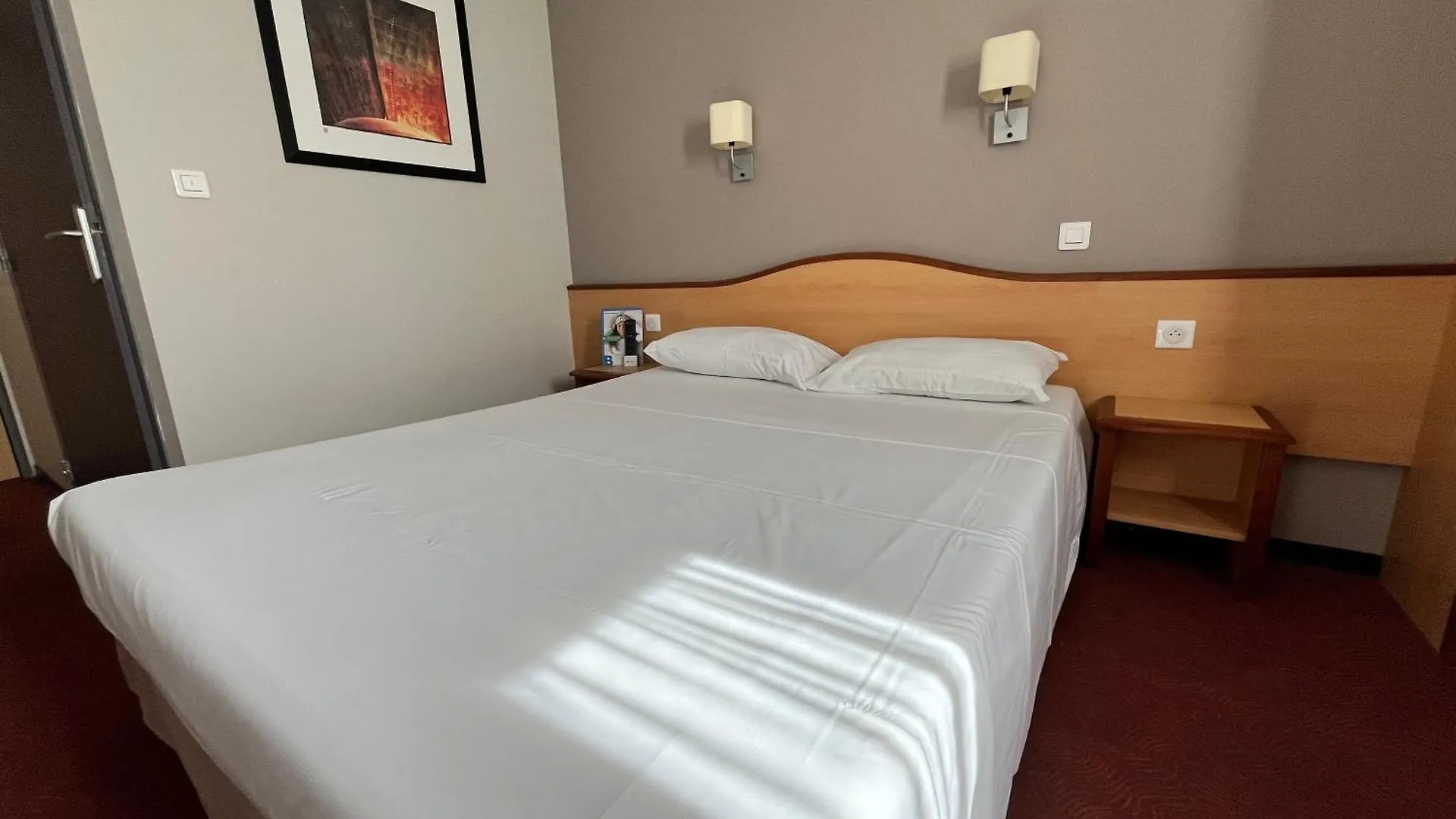 Brit Hotel Confort Montauban 3*,  France